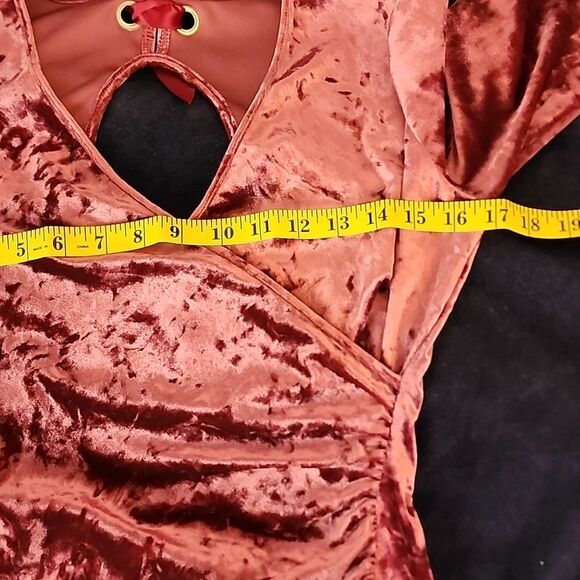 Venus Wine Velvet Crush Y2K Bell Sleeve Blouse With Cut Out In Back Size S - Picture 10 of 12